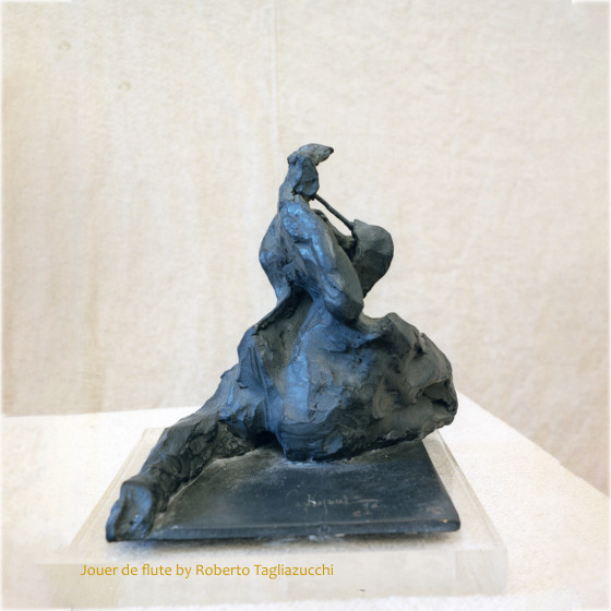"Joueur de flûte   - sculpture en bronze de Roberto Tagliazucchi