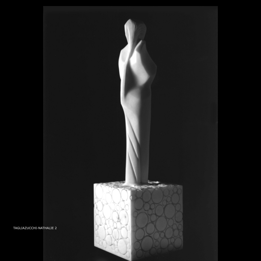 Nathalie Due - scultura in marmo statuario  di Roberto Tagliazucchi