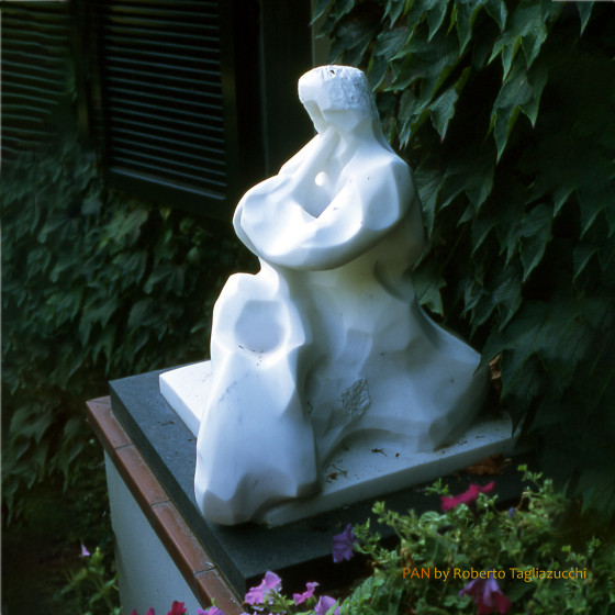 PAN - scultura in marmo statuario  di Roberto Tagliazucchi