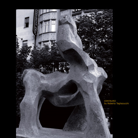 CENTAURE - Sculpture en marbre Iranian  de Roberto Tagliazucchi