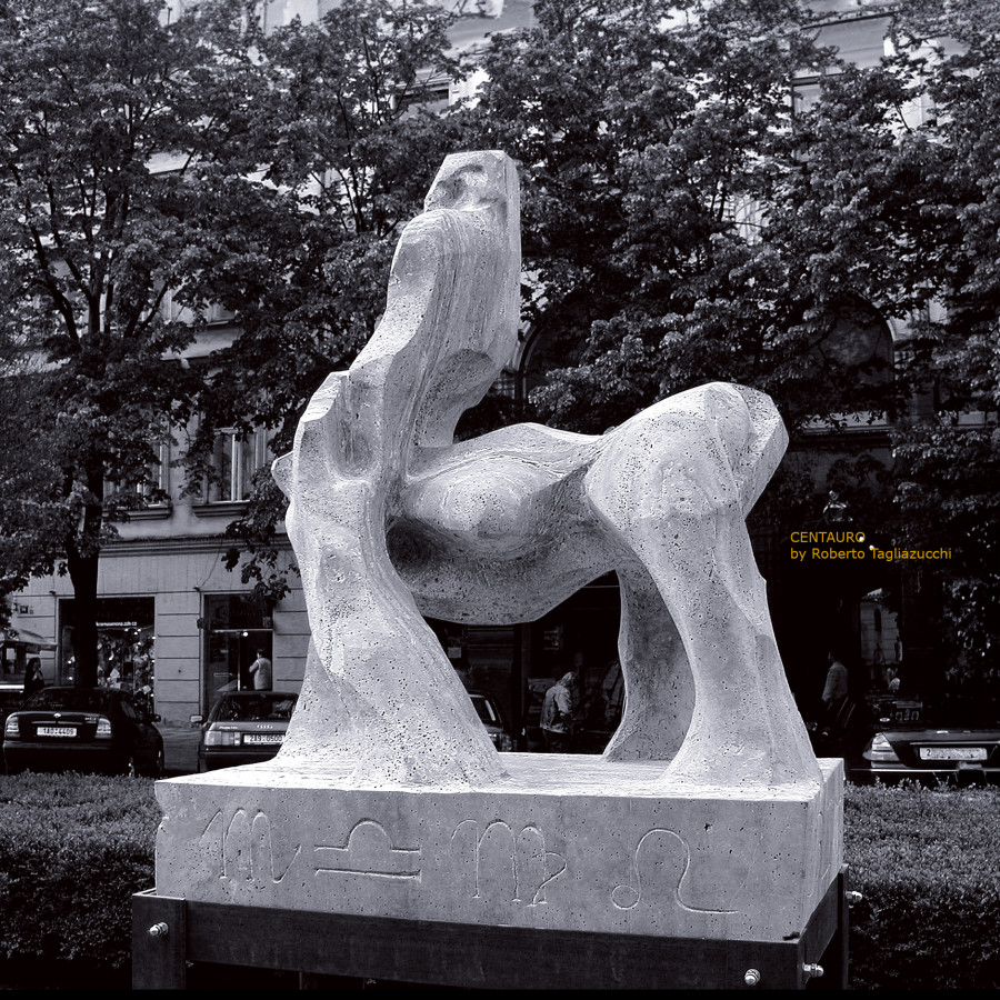 CENTAURO - scultura in marmo statuario  di Roberto Tagliazucchi