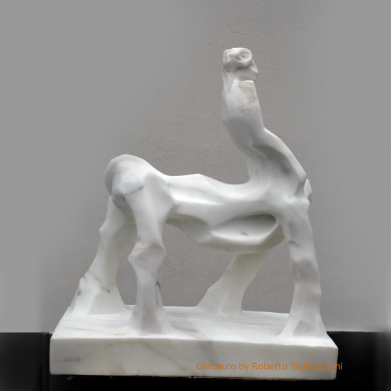 Chirone il centauro - scultura in marmo statuario  di Roberto Tagliazucchi